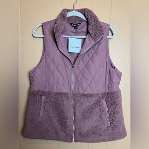 Elegant Mauve Quilted Vest with Faux Fur